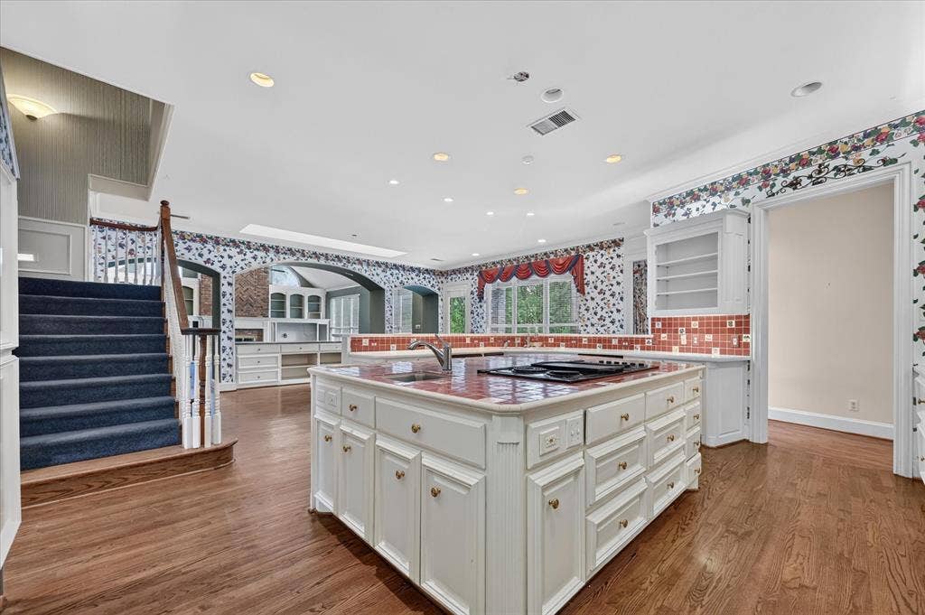 7007 Spanky Branch Court, Dallas, TX 75248 7007 Spanky Branch Court, Dallas, TX 75248