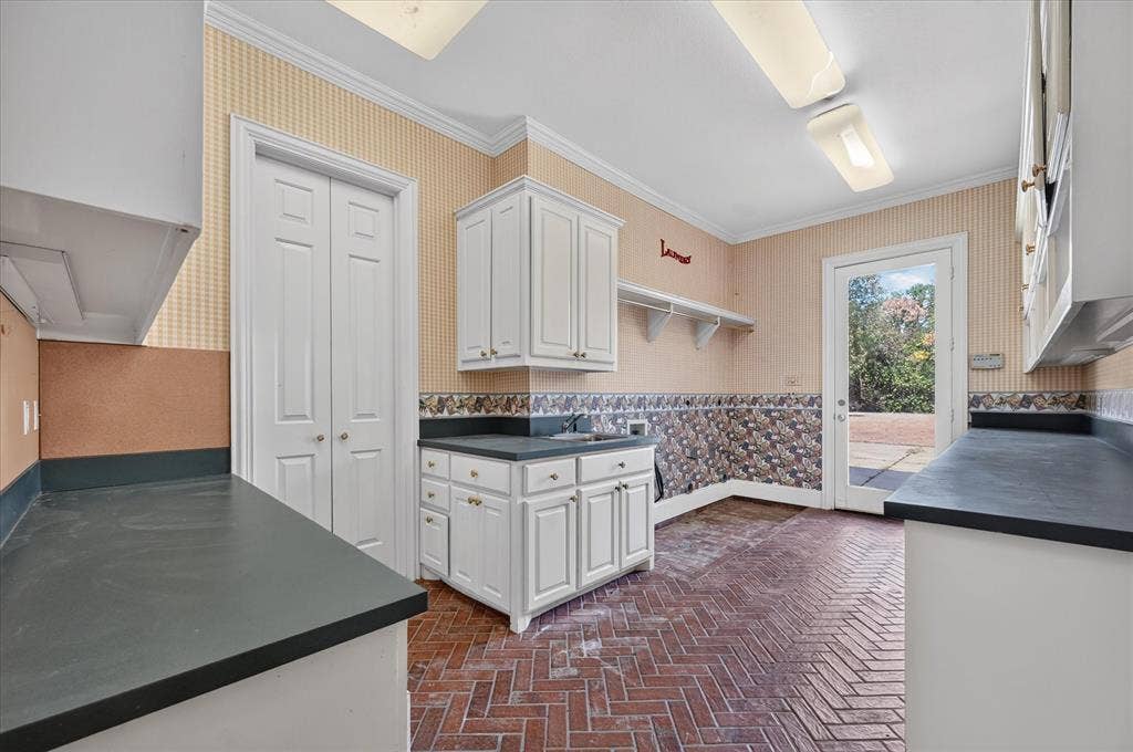 7007 Spanky Branch Court, Dallas, TX 75248 7007 Spanky Branch Court, Dallas, TX 75248