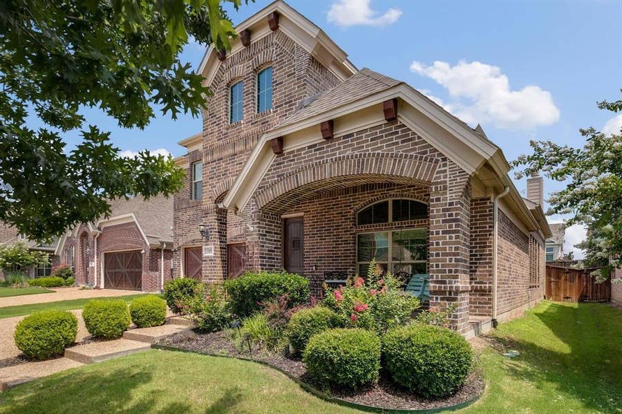 Property photo for 709 Auburn Court, Savannah, TX