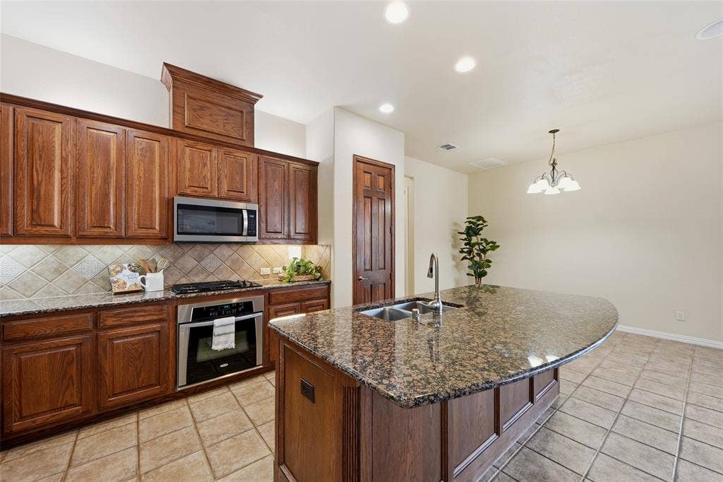 919 Panther Lane, Allen, TX 75013 919 Panther Lane, Allen, TX 75013