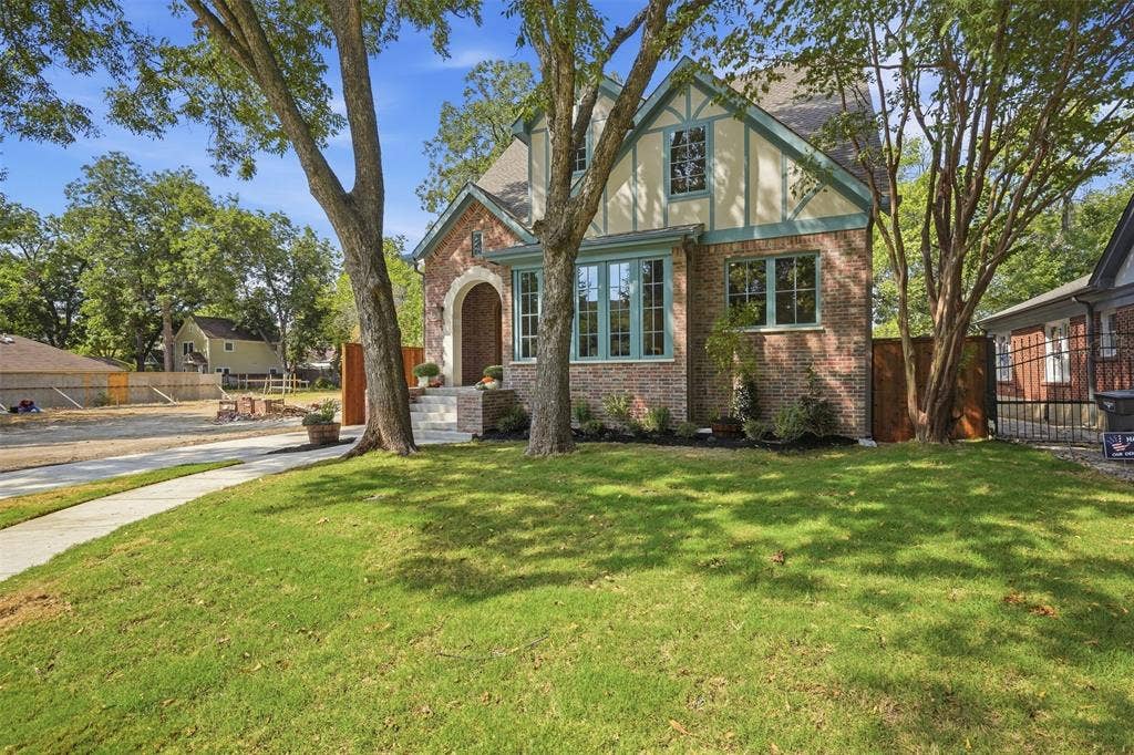 2212 Carleton Avenue, Fort Worth, TX 76107 2212 Carleton Avenue, Fort Worth, TX 76107