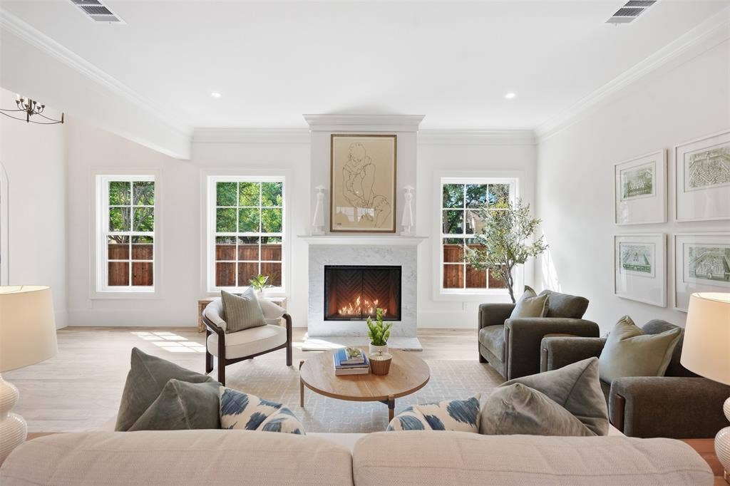 2212 Carleton Avenue, Fort Worth, TX 76107 2212 Carleton Avenue, Fort Worth, TX 76107