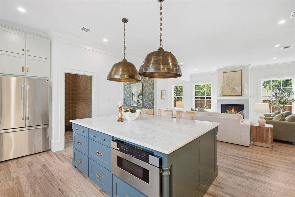 2212 Carleton Avenue, Fort Worth, TX 76107 2212 Carleton Avenue, Fort Worth, TX 76107