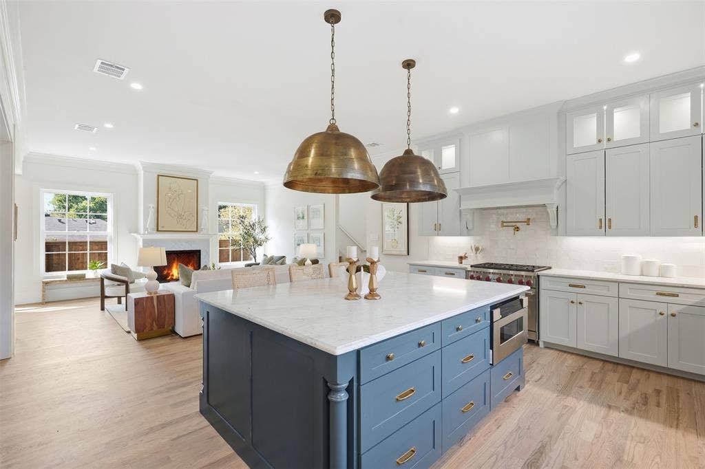 2212 Carleton Avenue, Fort Worth, TX 76107 2212 Carleton Avenue, Fort Worth, TX 76107