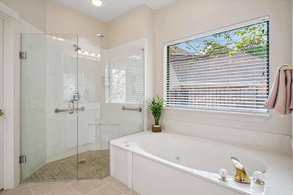 9758 Vinewood Drive, Dallas, TX 75228 9758 Vinewood Drive, Dallas, TX 75228