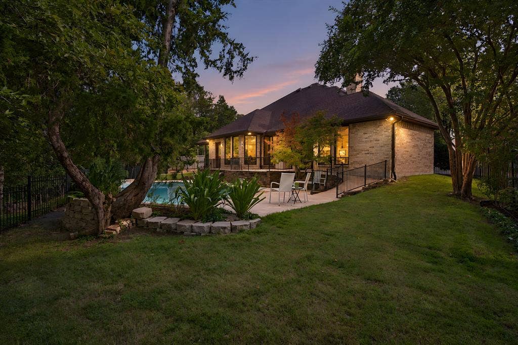 9758 Vinewood Drive, Dallas, TX 75228 9758 Vinewood Drive, Dallas, TX 75228