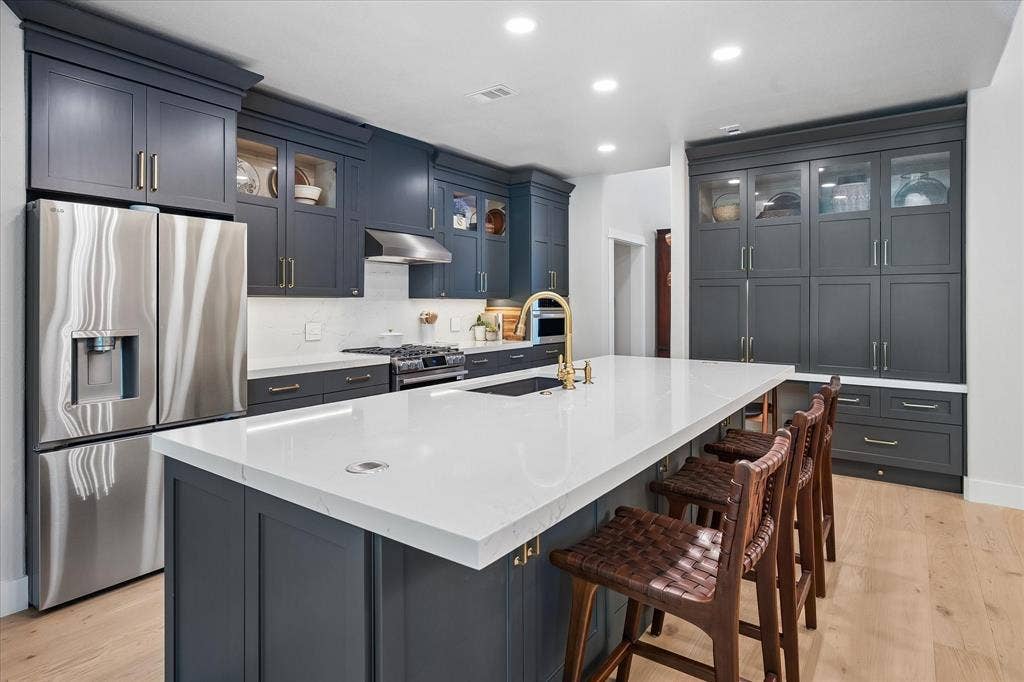 9758 Vinewood Drive, Dallas, TX 75228 9758 Vinewood Drive, Dallas, TX 75228