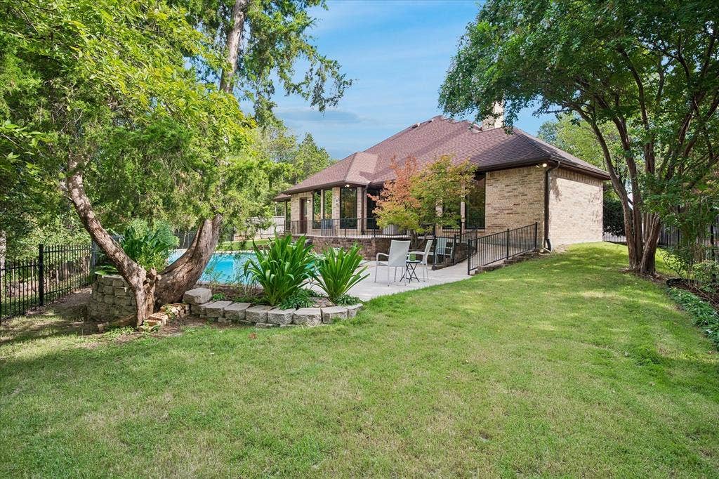 9758 Vinewood Drive, Dallas, TX 75228 9758 Vinewood Drive, Dallas, TX 75228