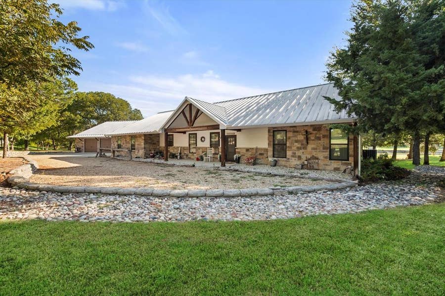 Property photo for 529 La Bota, Corsicana, TX