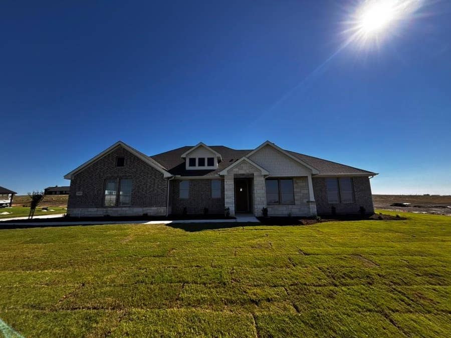 Property photo for 165 Big sky Road, Decatur, TX
