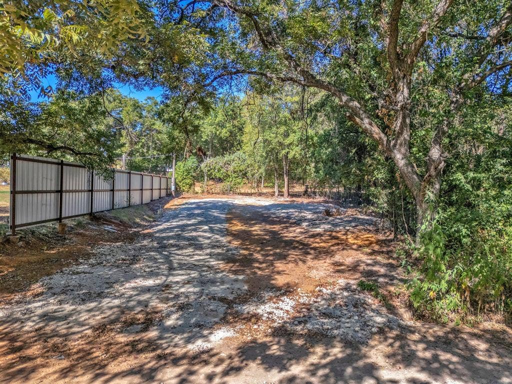 8810 Frontier Court, Granbury, TX 76048 8810 Frontier Court, Granbury, TX 76048