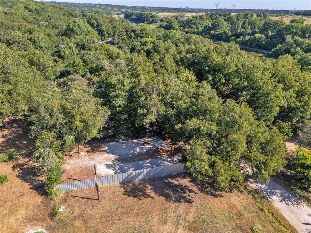 8810 Frontier Court, Granbury, TX 76048 8810 Frontier Court, Granbury, TX 76048