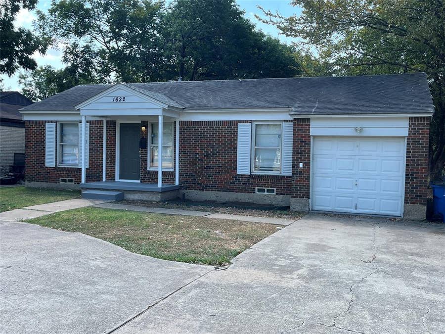Property photo for 1622 Centerville Road, Dallas, TX