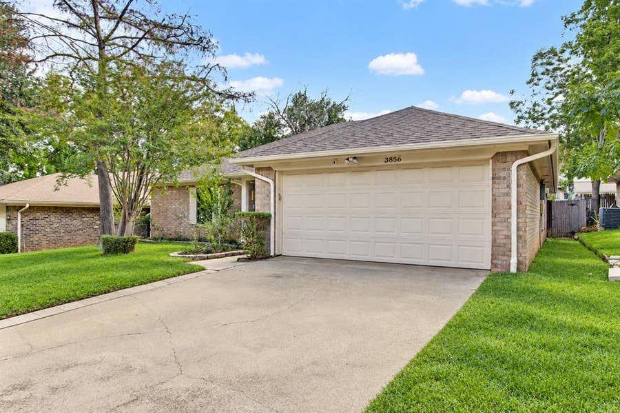Property photo for 3856 Double Oak Lane, Irving, TX