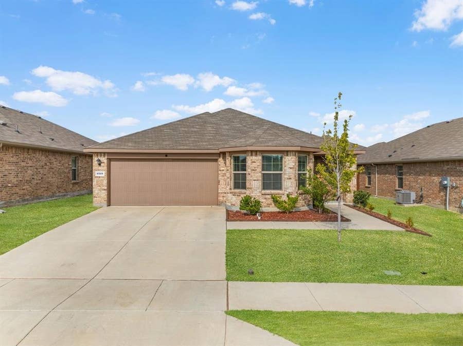 Property photo for 9509 Golden Summit Drive, Fort Worth, TX