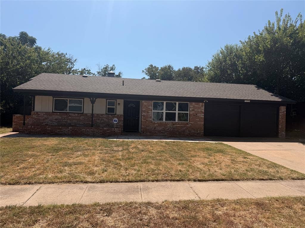 725 Willow Street, Hurst, TX 76053 725 Willow Street, Hurst, TX 76053