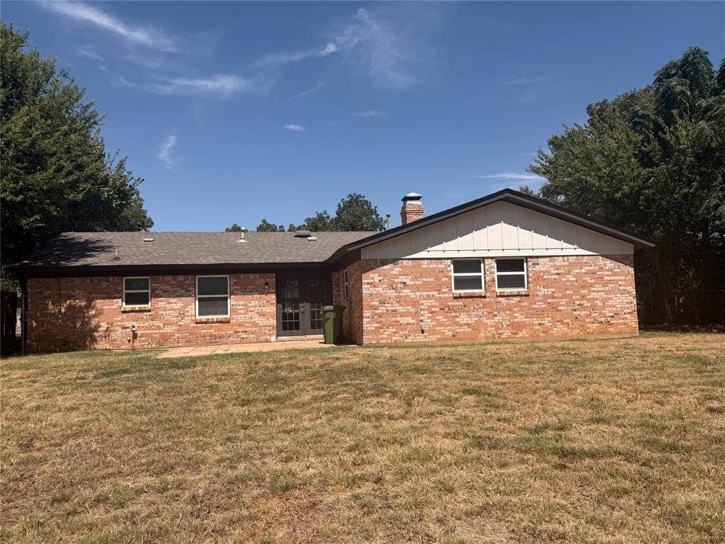 725 Willow Street, Hurst, TX 76053 725 Willow Street, Hurst, TX 76053