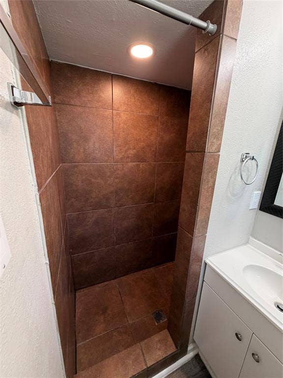 725 Willow Street, Hurst, TX 76053 725 Willow Street, Hurst, TX 76053