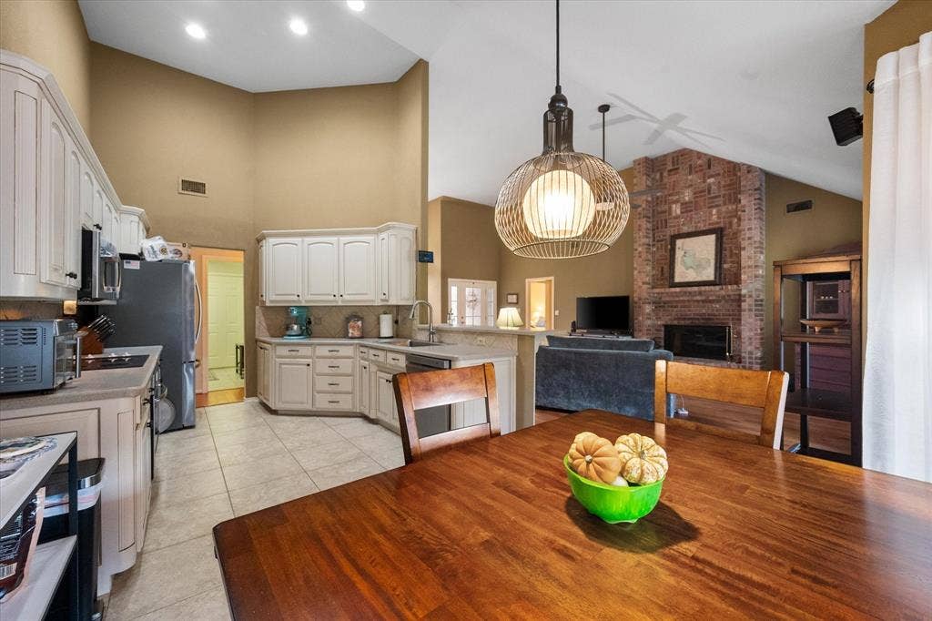 6511 Westover Drive, Granbury, TX 76049