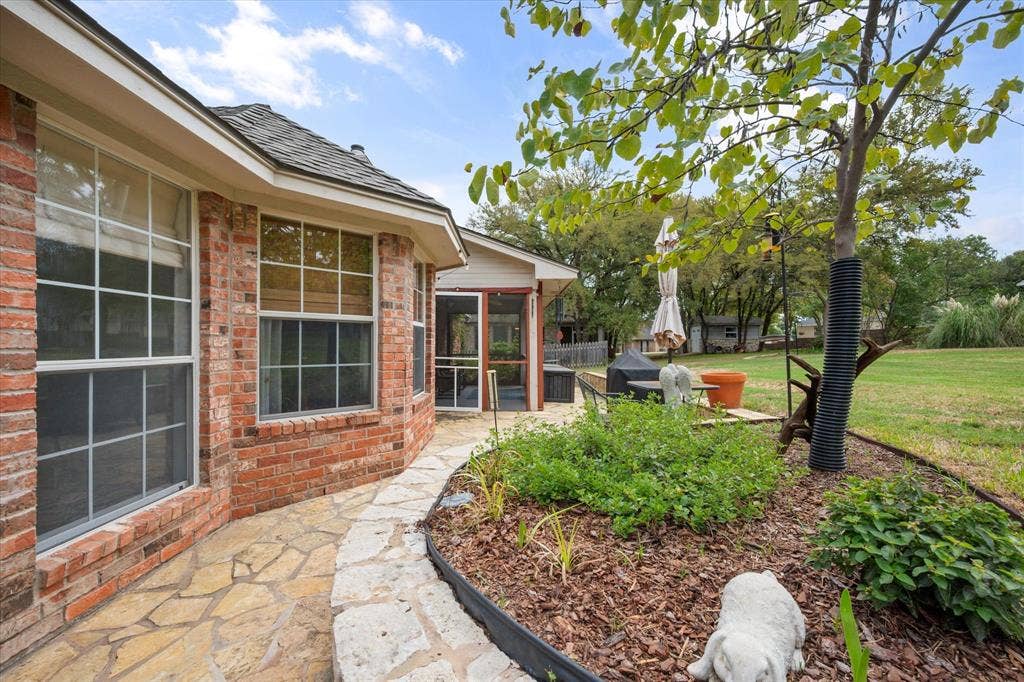 6511 Westover Drive, Granbury, TX 76049