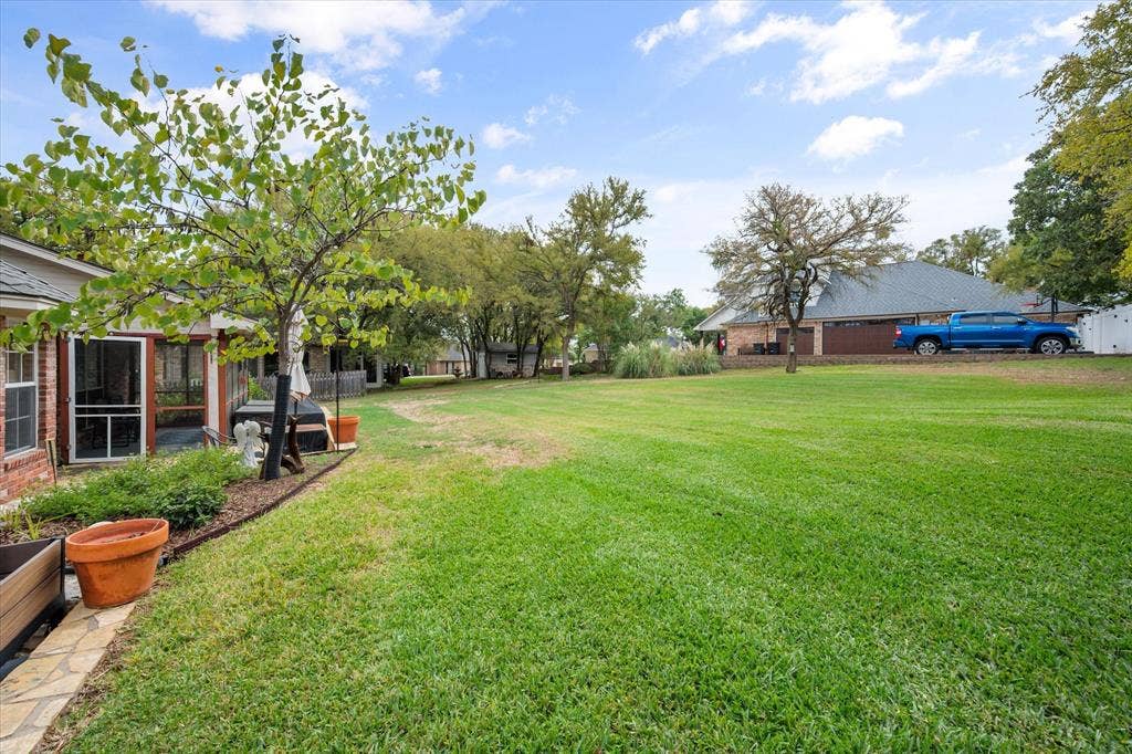 6511 Westover Drive, Granbury, TX 76049