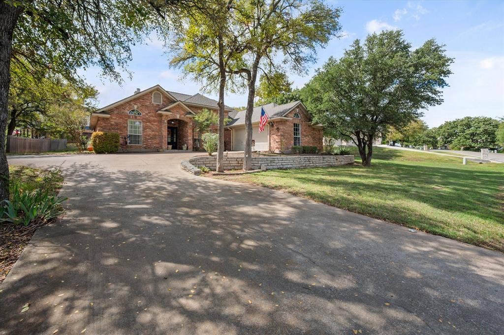 6511 Westover Drive, Granbury, TX 76049
