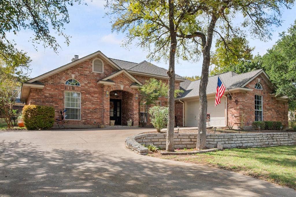 6511 Westover Drive, Granbury, TX 76049