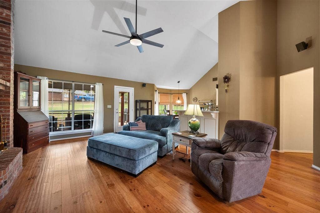 6511 Westover Drive, Granbury, TX 76049
