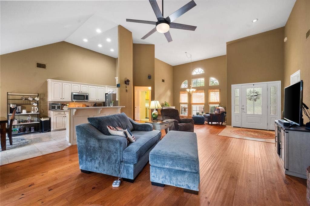 6511 Westover Drive, Granbury, TX 76049