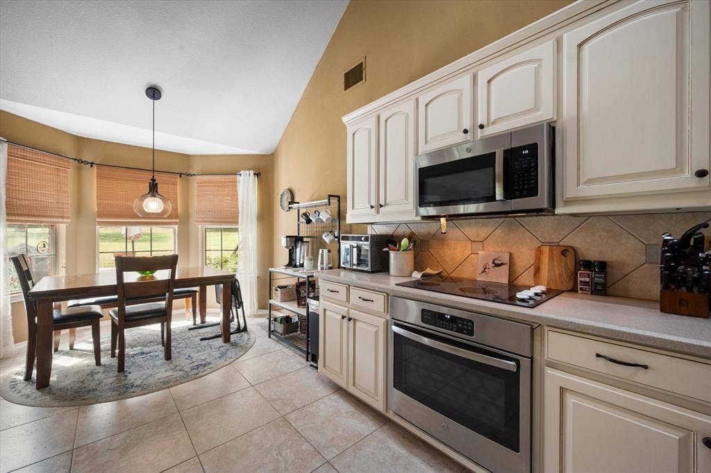 6511 Westover Drive, Granbury, TX 76049