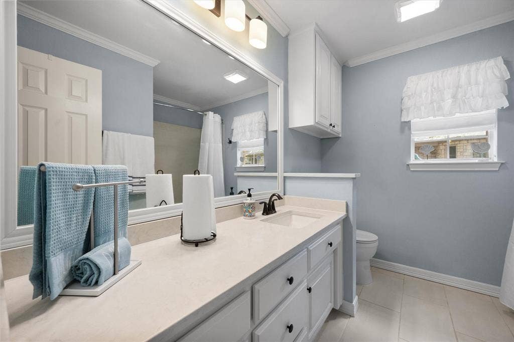 6511 Westover Drive, Granbury, TX 76049