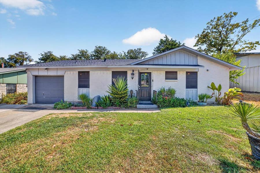 Property photo for 1262 Hidden Valley Drive, Dallas, TX