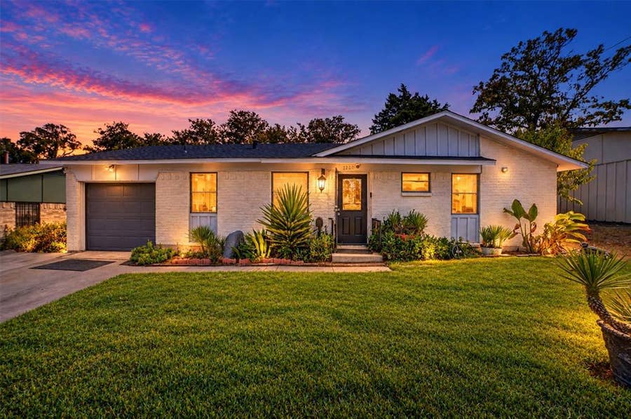 Property photo for 1262 Hidden Valley Drive, Dallas, TX