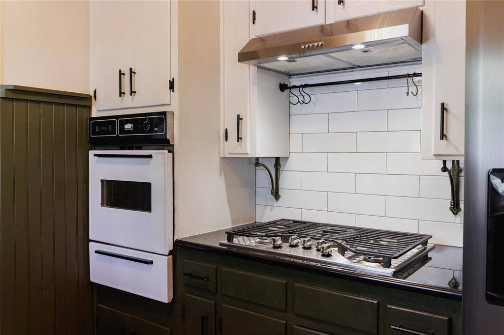 8812 Panther Drive, Woodway, TX 76712 8812 Panther Drive, Woodway, TX 76712