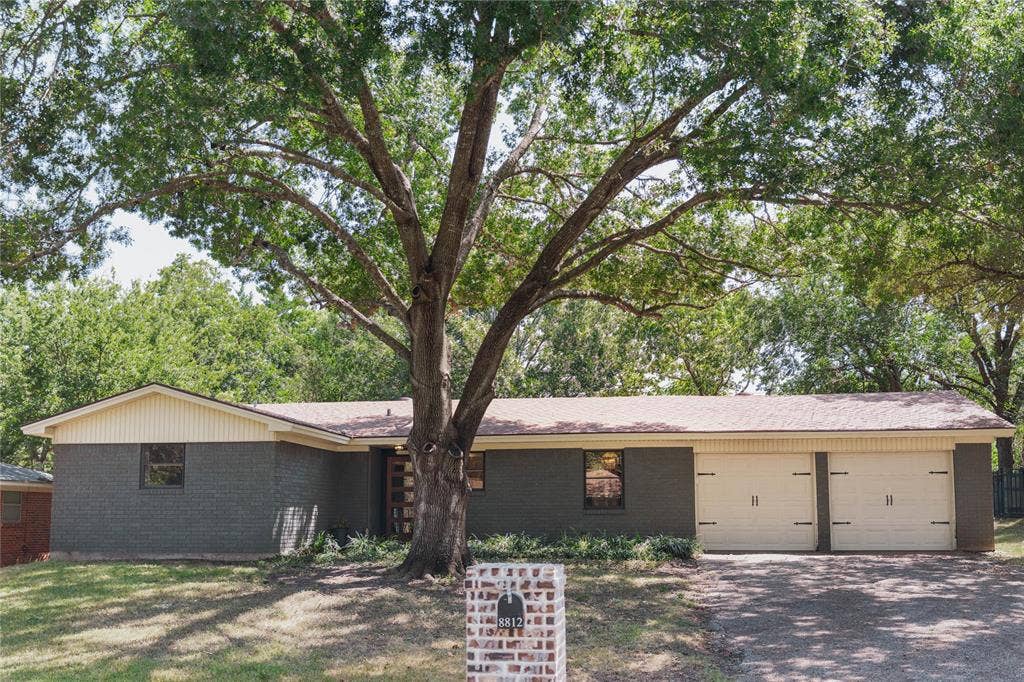 8812 Panther Drive, Woodway, TX 76712 8812 Panther Drive, Woodway, TX 76712