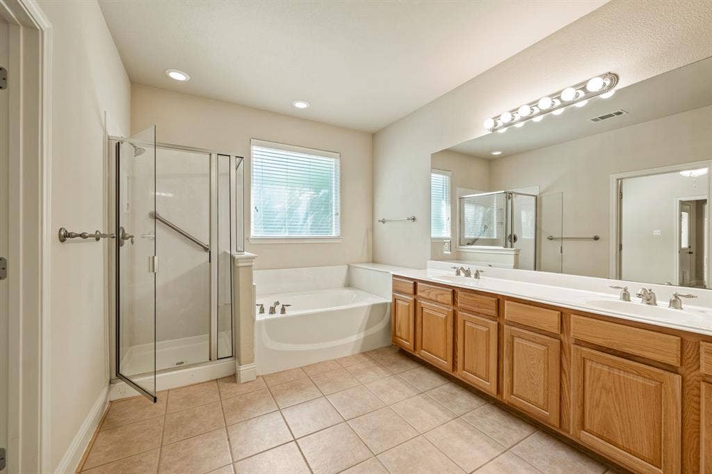614 Rosemead Drive, Euless, TX 76039 614 Rosemead Drive, Euless, TX 76039