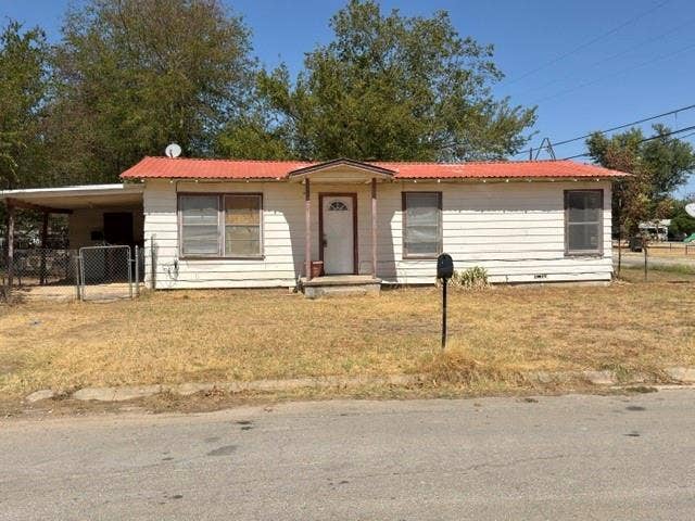 Property photo for 602 Peterson Drive, Jacksboro, TX