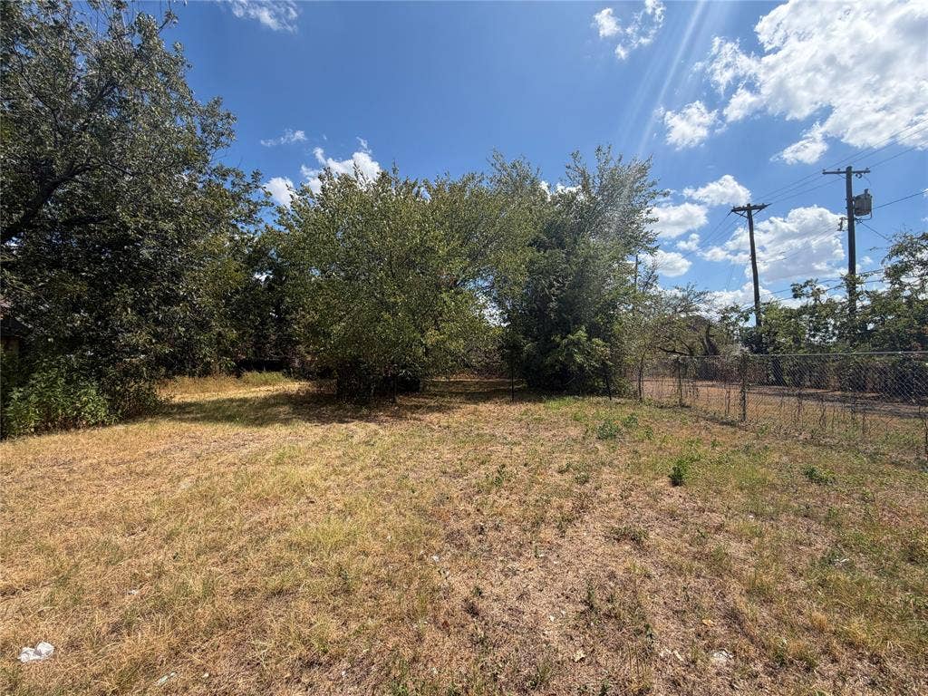 1718 Pine Street, Dallas, TX 75215 1718 Pine Street, Dallas, TX 75215