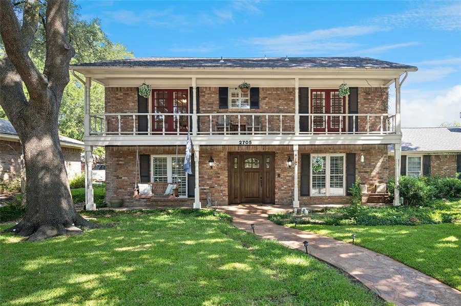 Property photo for 2705 Prairie Creek Court, Plano, TX