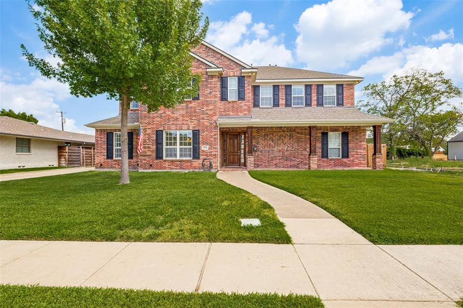 Property photo for 10918 Beauty Lane, Dallas, TX