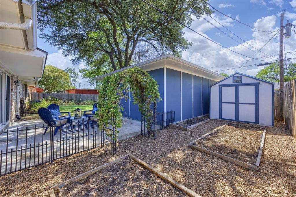 1118 Pacific Drive, Richardson, TX 75081 1118 Pacific Drive, Richardson, TX 75081