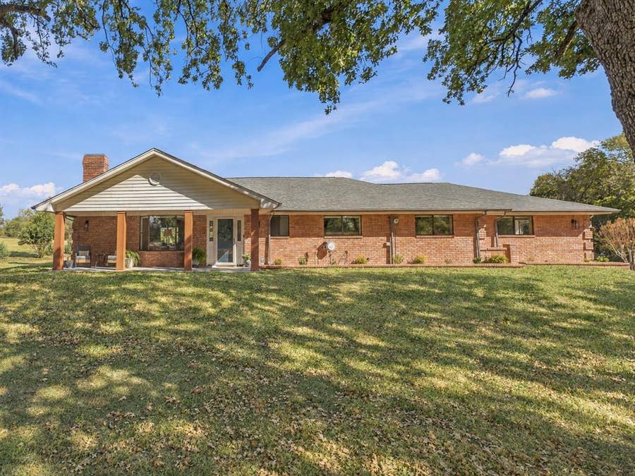 Property photo for 11563 State Highway 59 N, Montague, TX