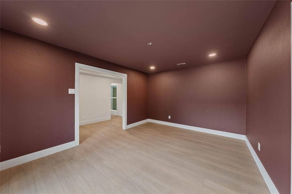 9917 Sandalwood Drive, Woodway, TX 76712 Installed soon: chandelier