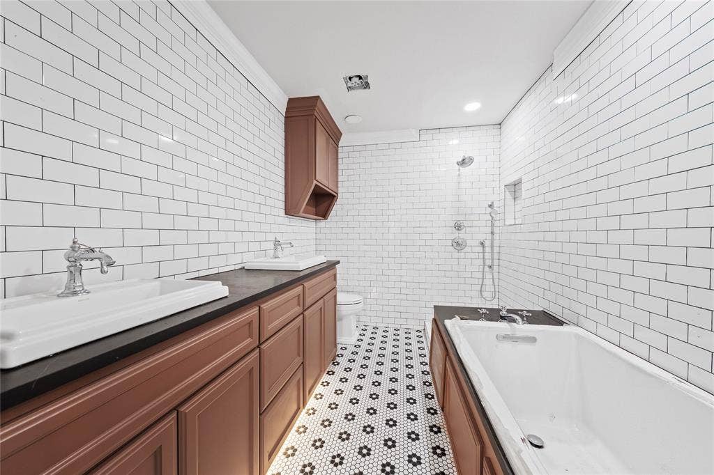 3909 Austin Avenue, Waco, TX 76710