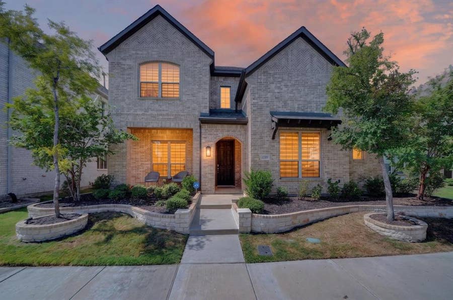 Property photo for 12789 Royal Oaks Lane, Farmers Branch, TX