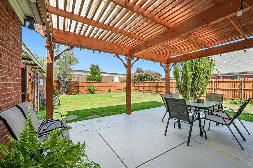 10912 Reisling Drive, Frisco, TX 75035 Virtually staged