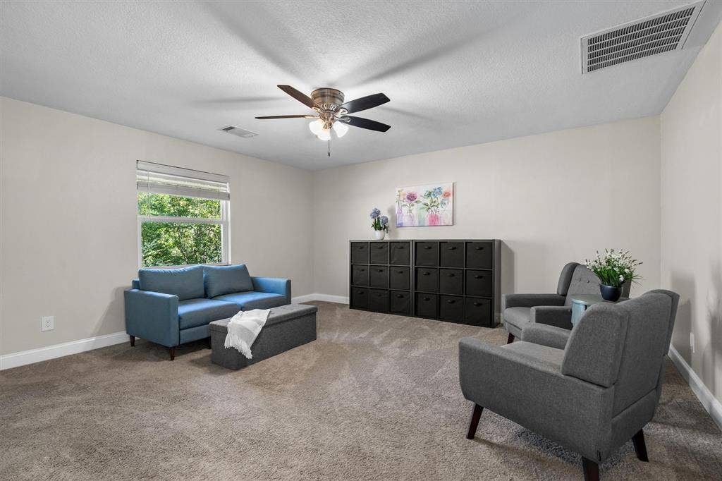 8912 S Hickory Road, Krum, TX 76249