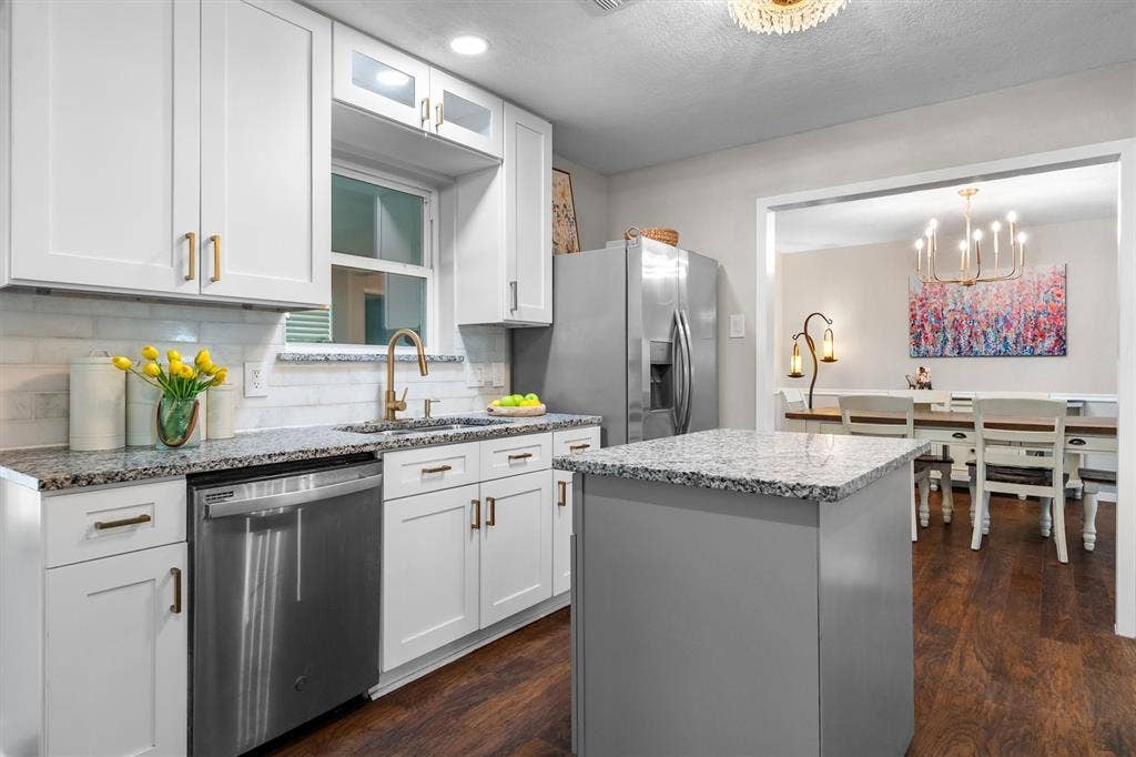 8912 S Hickory Road, Krum, TX 76249