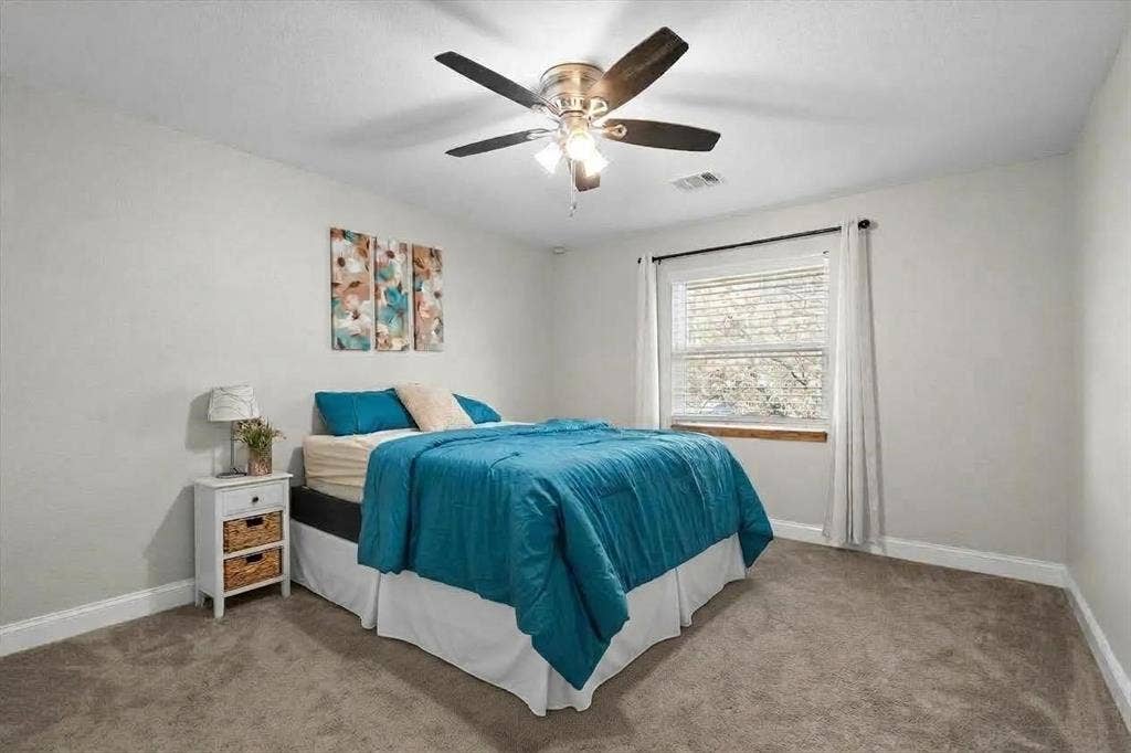 8912 S Hickory Road, Krum, TX 76249