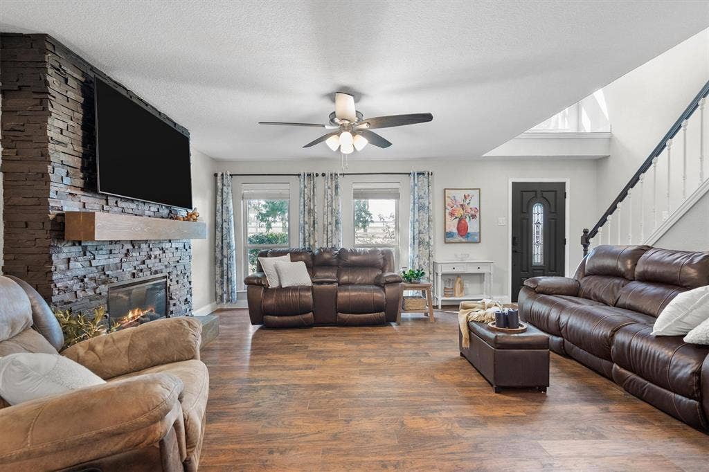8912 S Hickory Road, Krum, TX 76249